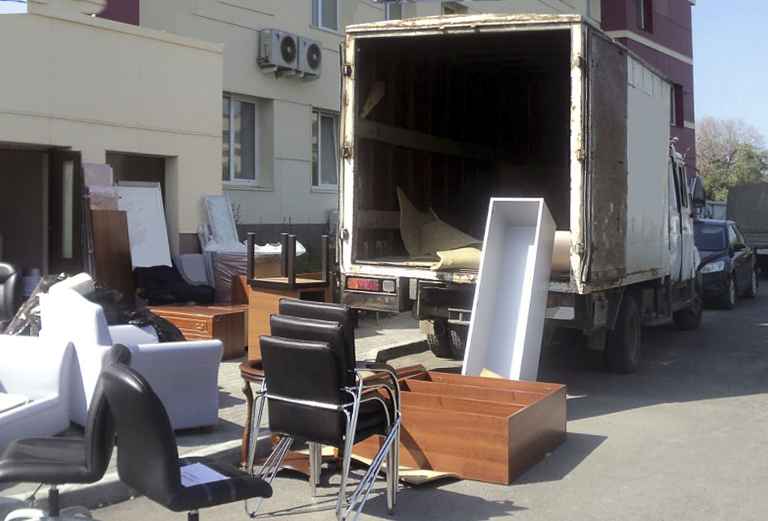 Заказать автомобиль для транспортировки мебели : Сумки из Краснодара в Москву