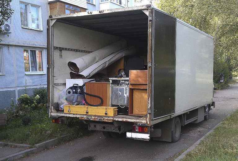 Перевозка личныx вещей : Угловой диван из Астрахани в Сочи
