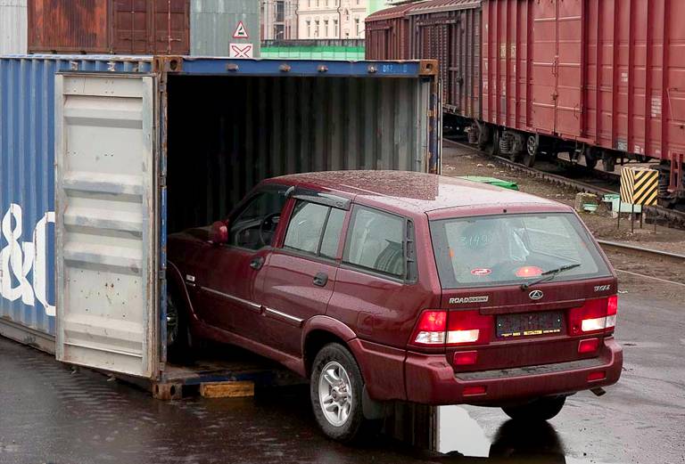 Сколько стоит перевозка жд контейнером авто  из Екатеринбурга в Санкт-Петербург